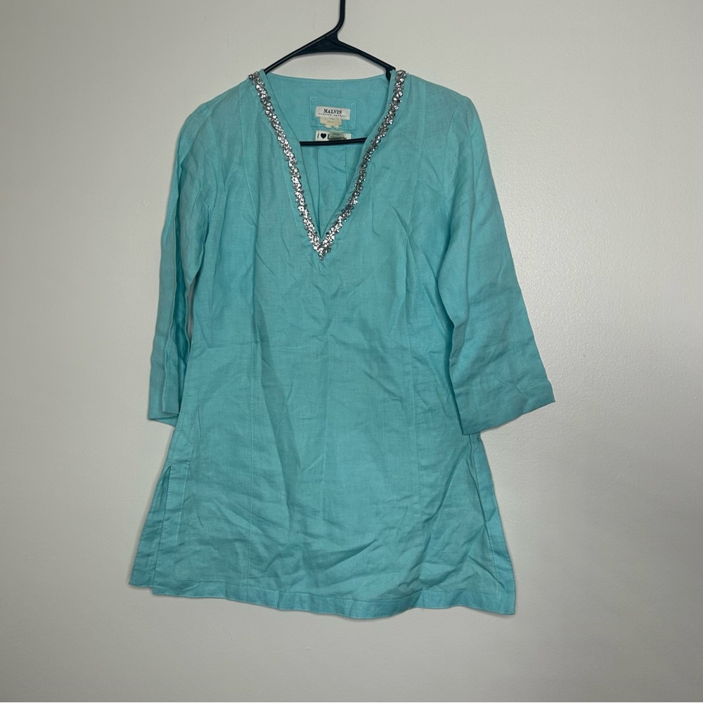 Malvin Aqua Tunic with Silver Rhinestone Accents Size Small